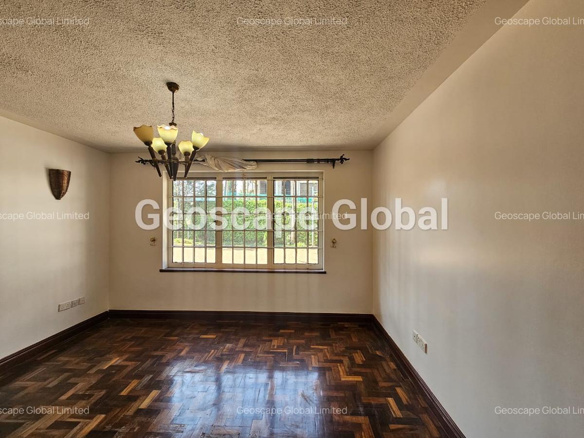 5 Bed House with En Suite in Runda - 2