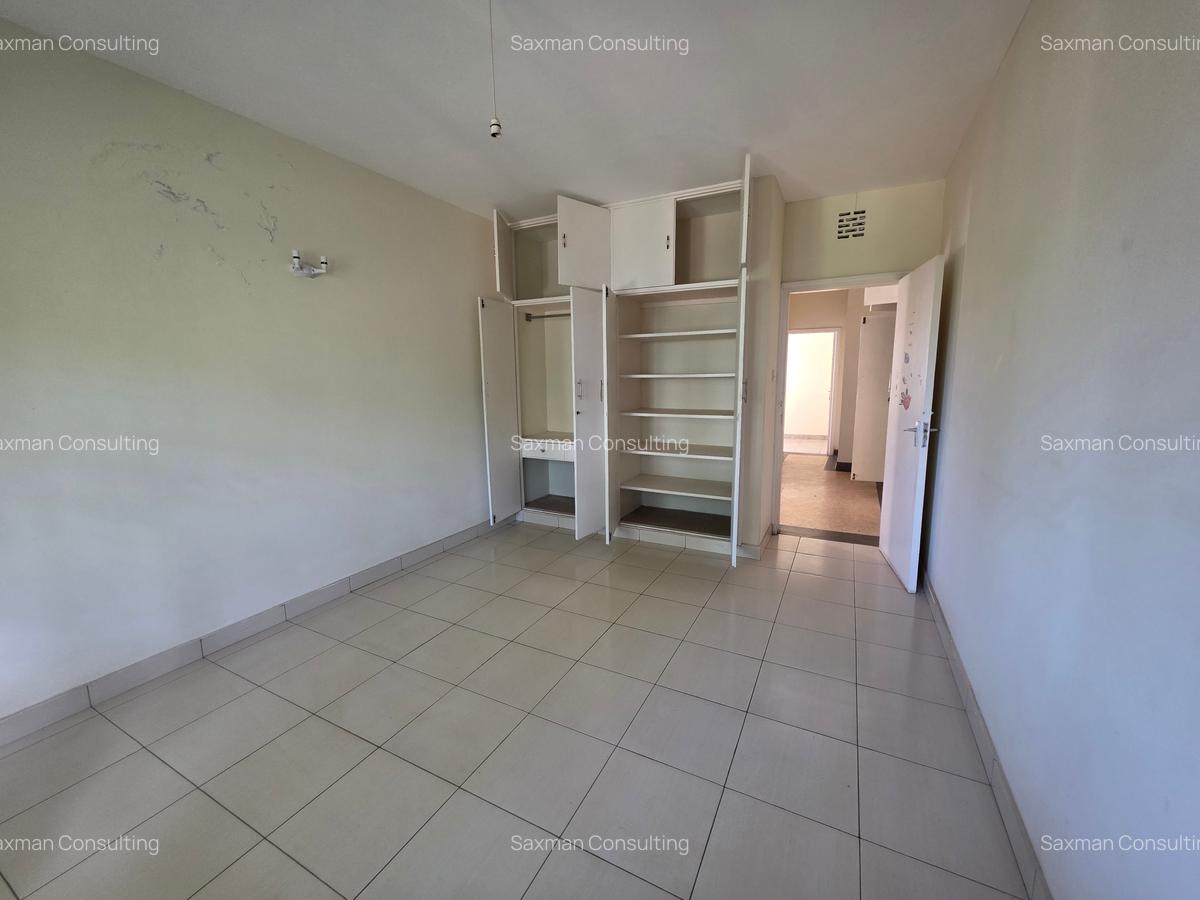 3 Bed Apartment with Parking in Spring Valley - 6