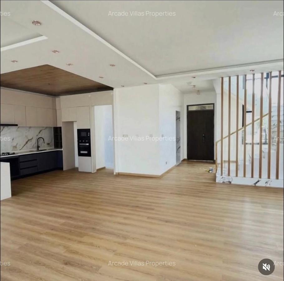 5 Bed Townhouse with En Suite in Lavington - 4