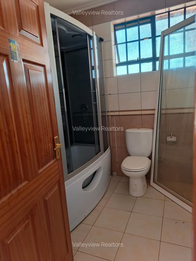 4 Bed Townhouse with En Suite at Lavington - 10