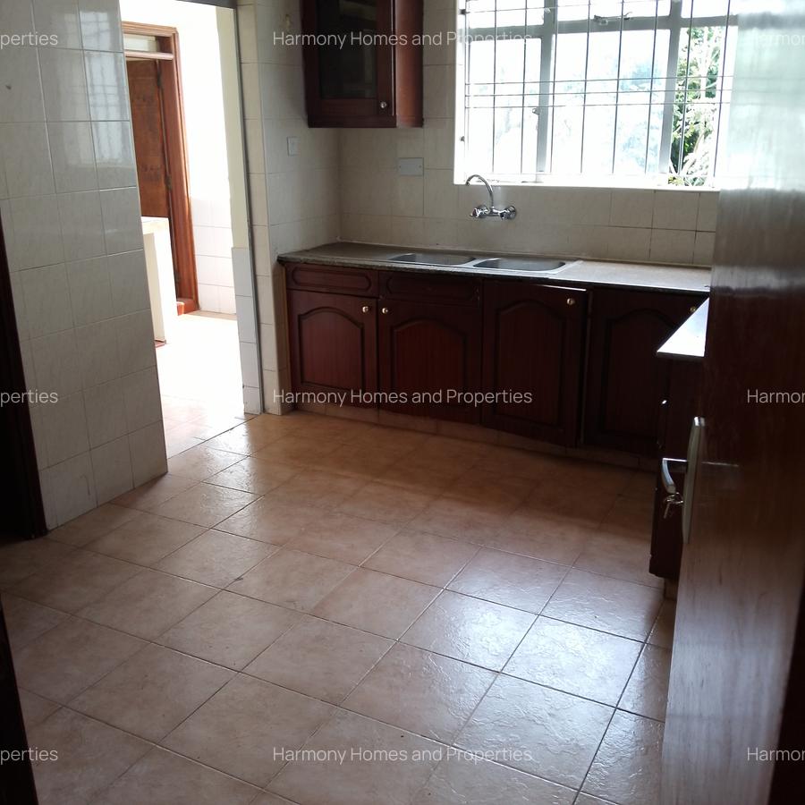 4 Bed Apartment with En Suite at Riverside - 6