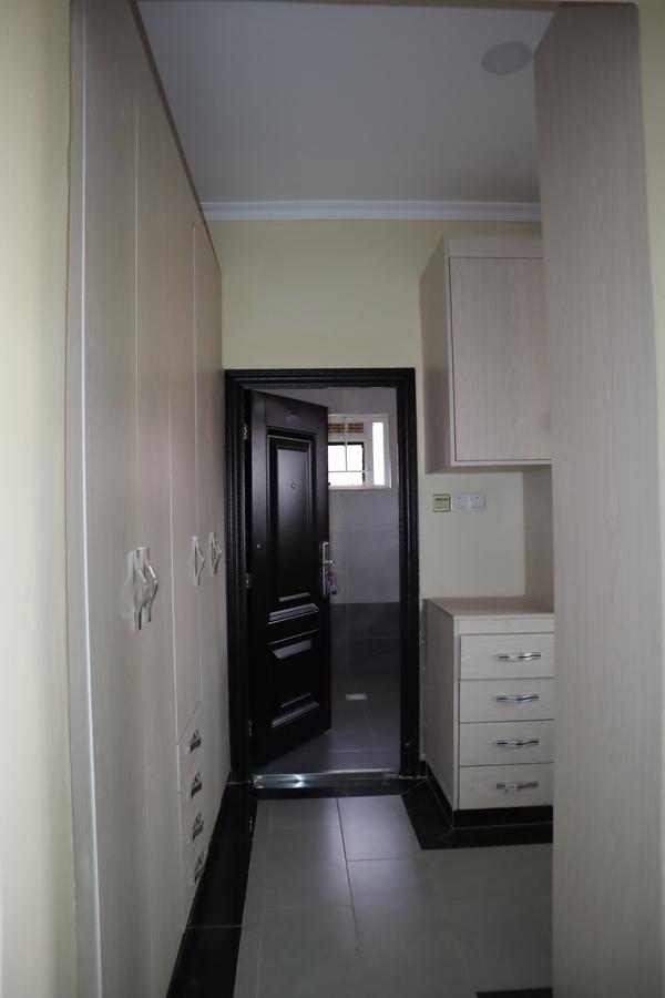 4 Bed House with En Suite at Mugutha Area - 16