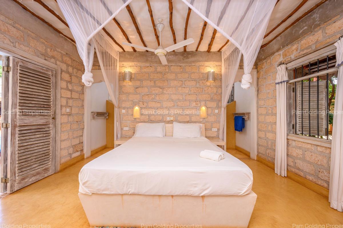 4 Bed Villa at Bofa - 20