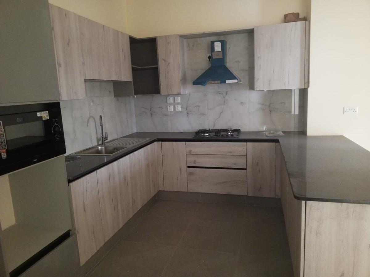 2 Bed Apartment with En Suite at Parklands - 13