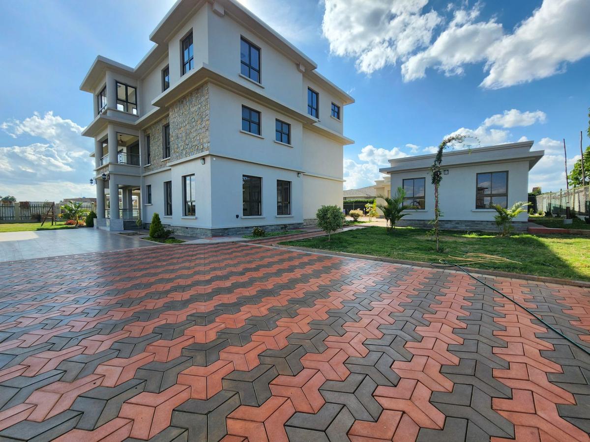 6 Bed House with En Suite in Tatu City - 2