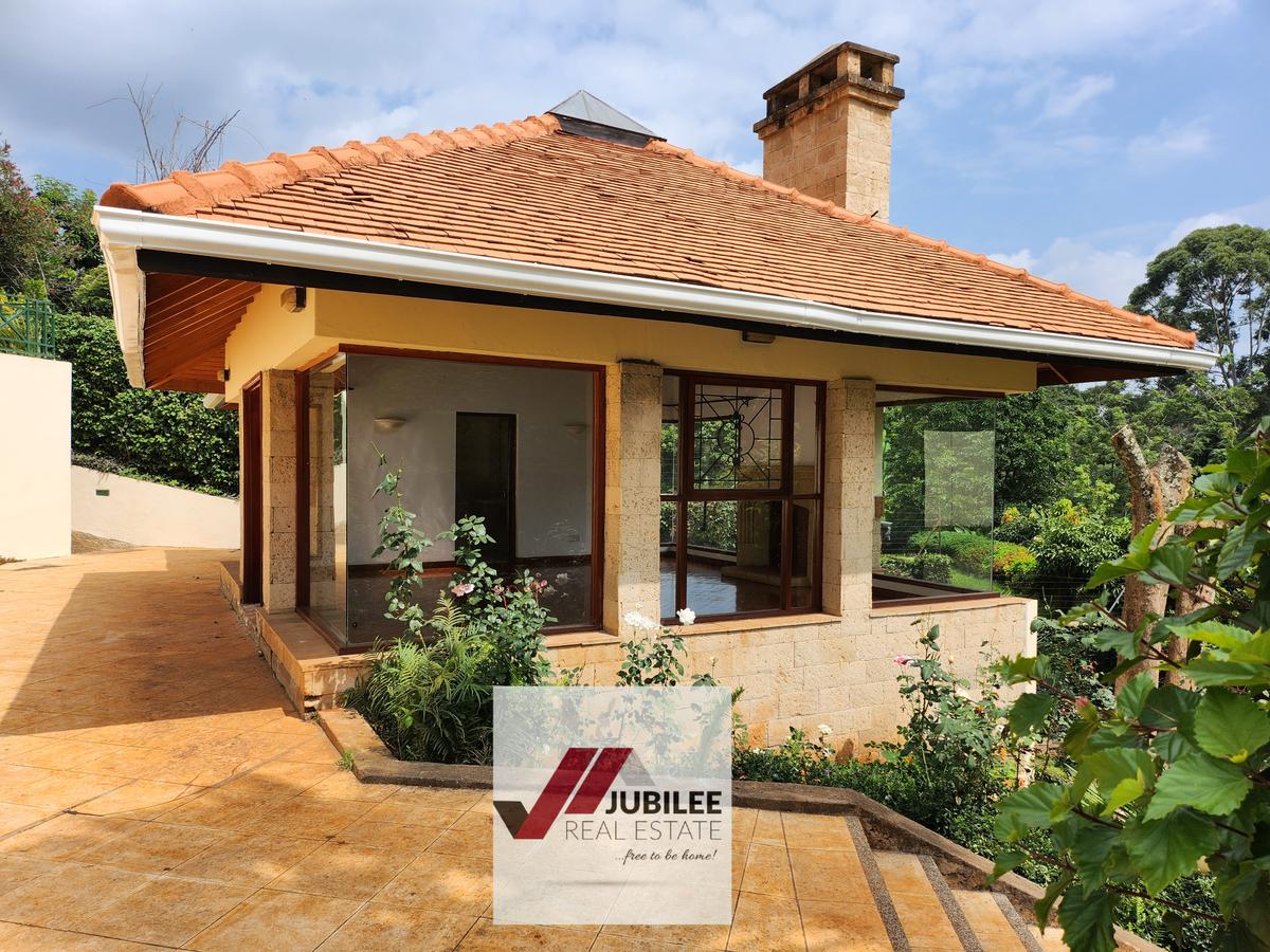 5 Bed House with En Suite in Nyari - 4