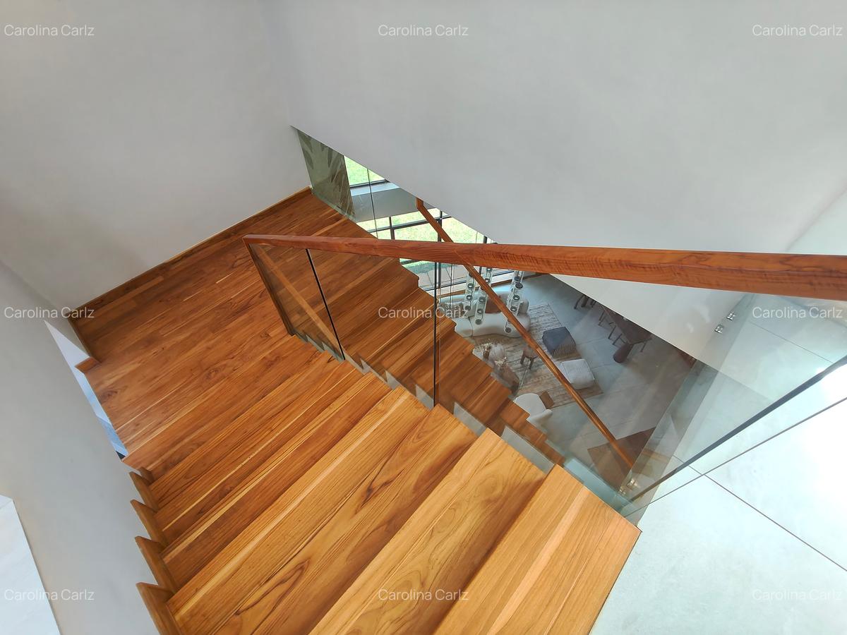 5 Bed Villa with En Suite at Loresho - 13