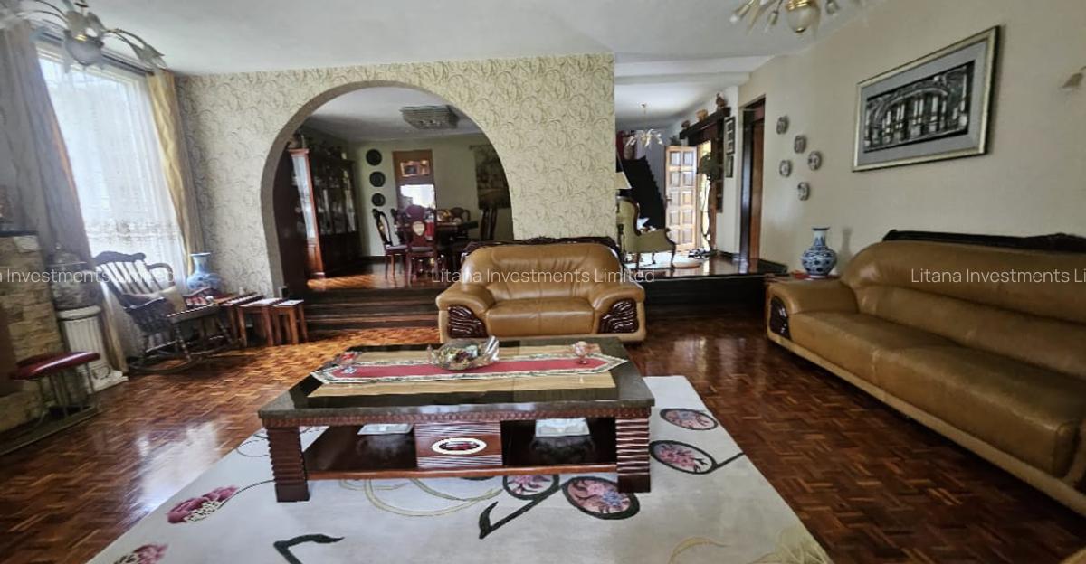 5 Bed House with En Suite at Old Runda - 3