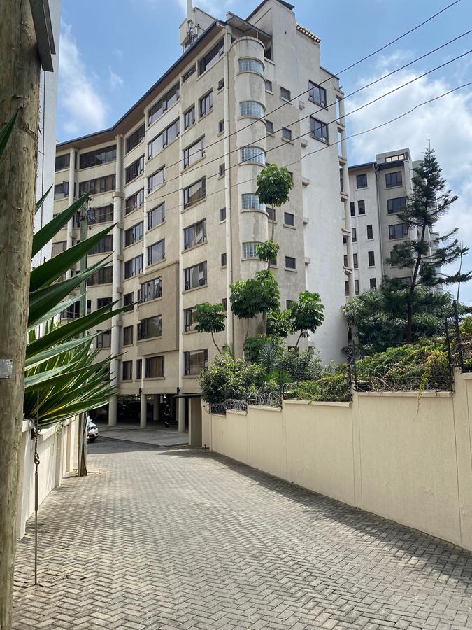 3 Bed Apartment with En Suite in Westlands Area - 1