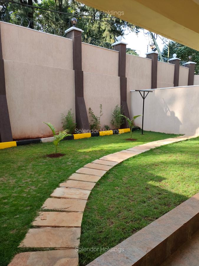 5 Bed Townhouse with En Suite in Lavington - 20