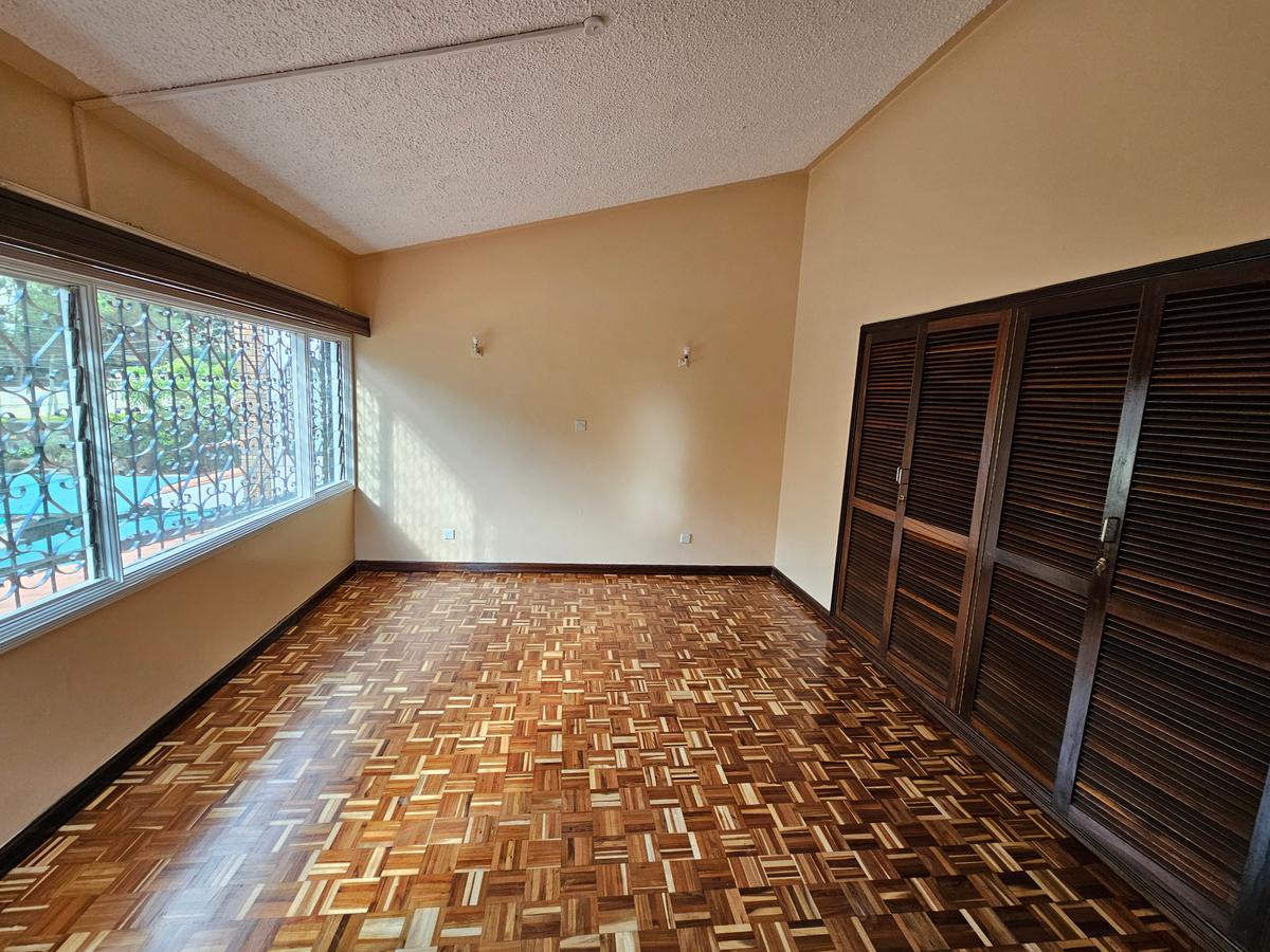 3 Bed Townhouse with En Suite in Westlands Area - 16