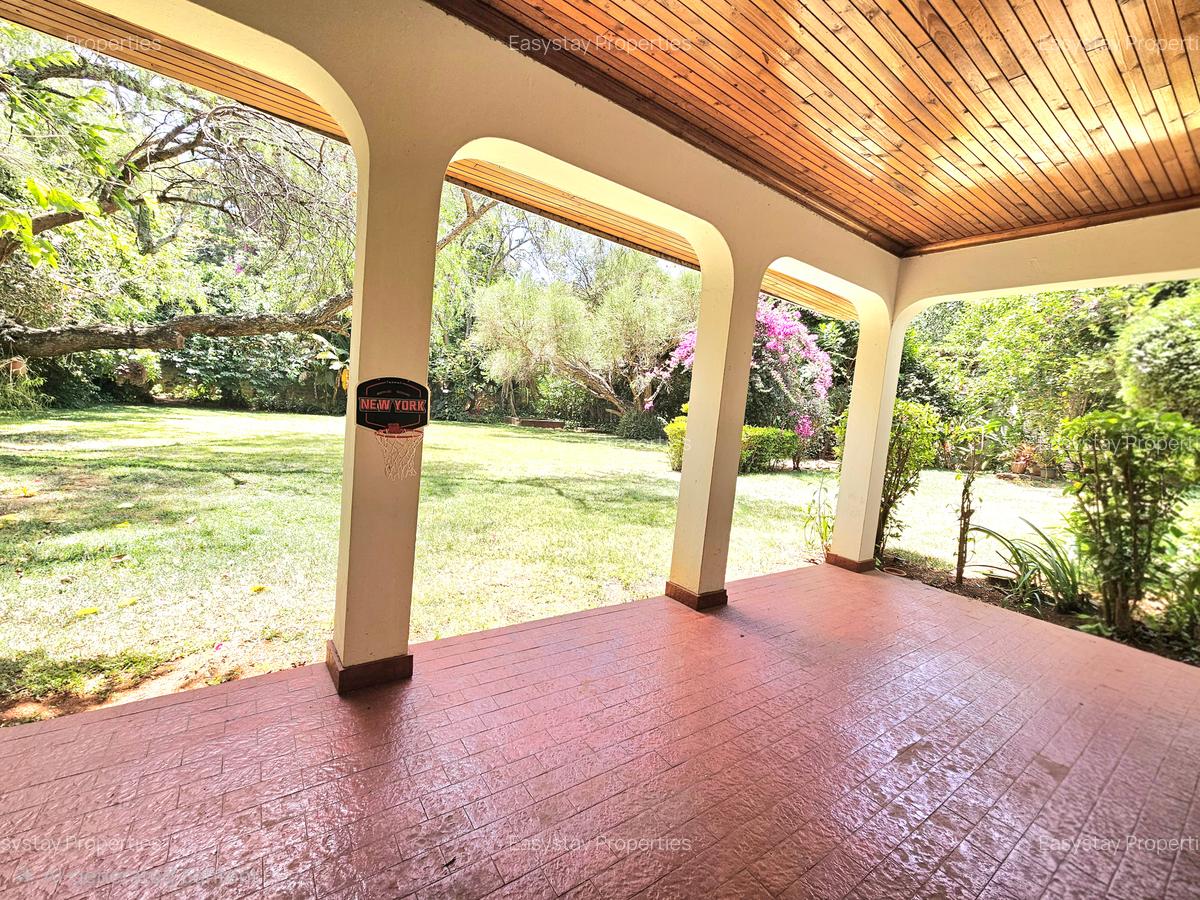 5 Bed Townhouse with En Suite in Kyuna - 2