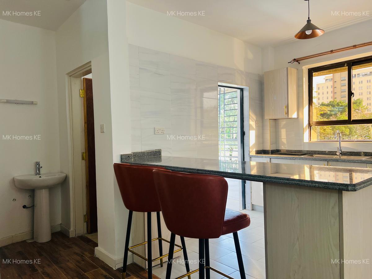 Studio Apartment with En Suite at Safari Park - 16