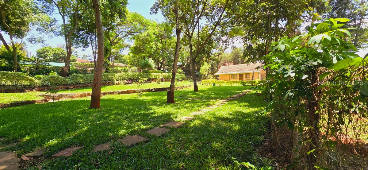 4 Bed House with En Suite at Loresho Crescent - 1