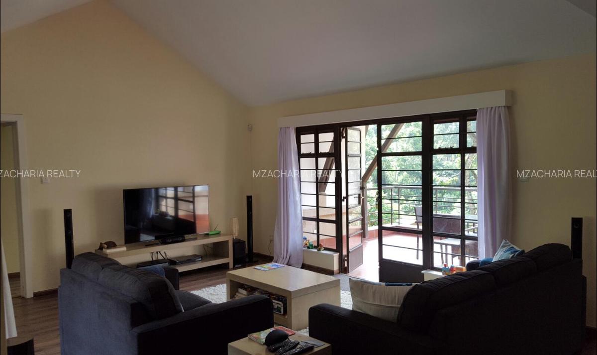 5 Bed Villa with En Suite in Rosslyn - 19