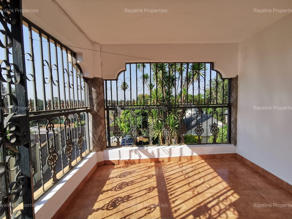 4 Bed Townhouse with En Suite at Grevillea Groove - 8