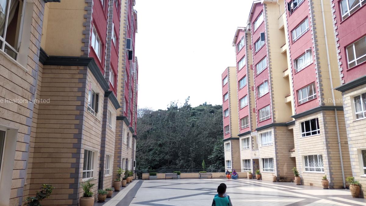 3 Bed Apartment with En Suite at City Park - 18