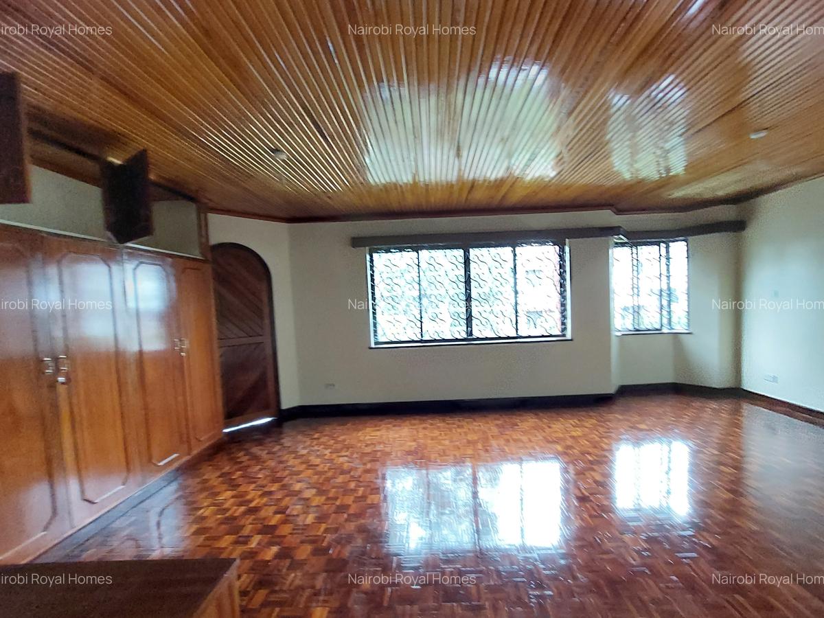 6 Bed Townhouse with En Suite at Algeyo 66 - 14