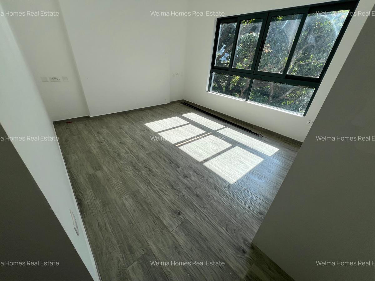 2 Bed Apartment with En Suite in Lavington - 12