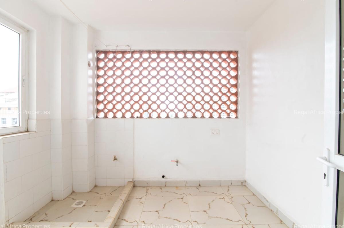 4 Bed Apartment with En Suite in Kilimani - 10