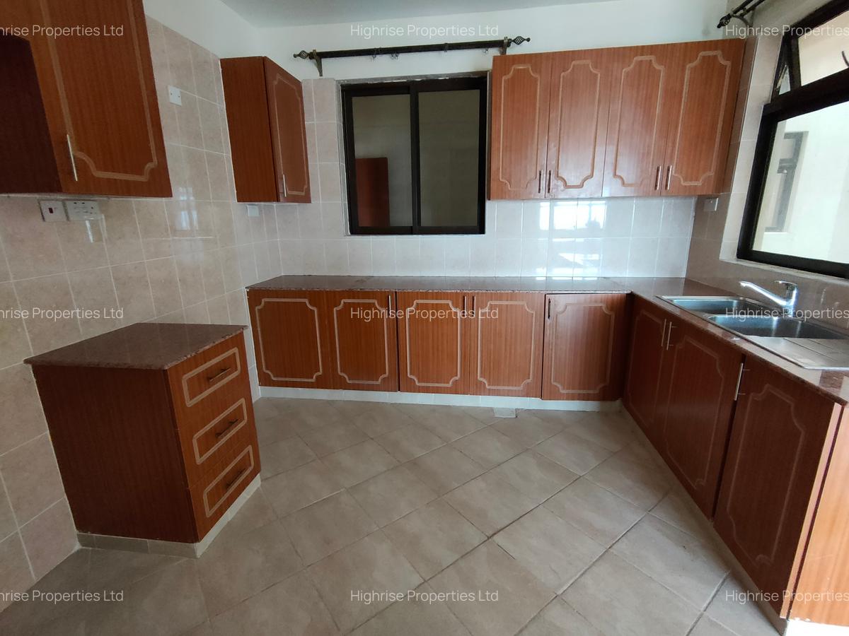 3 Bed Apartment in Kizingo - 9