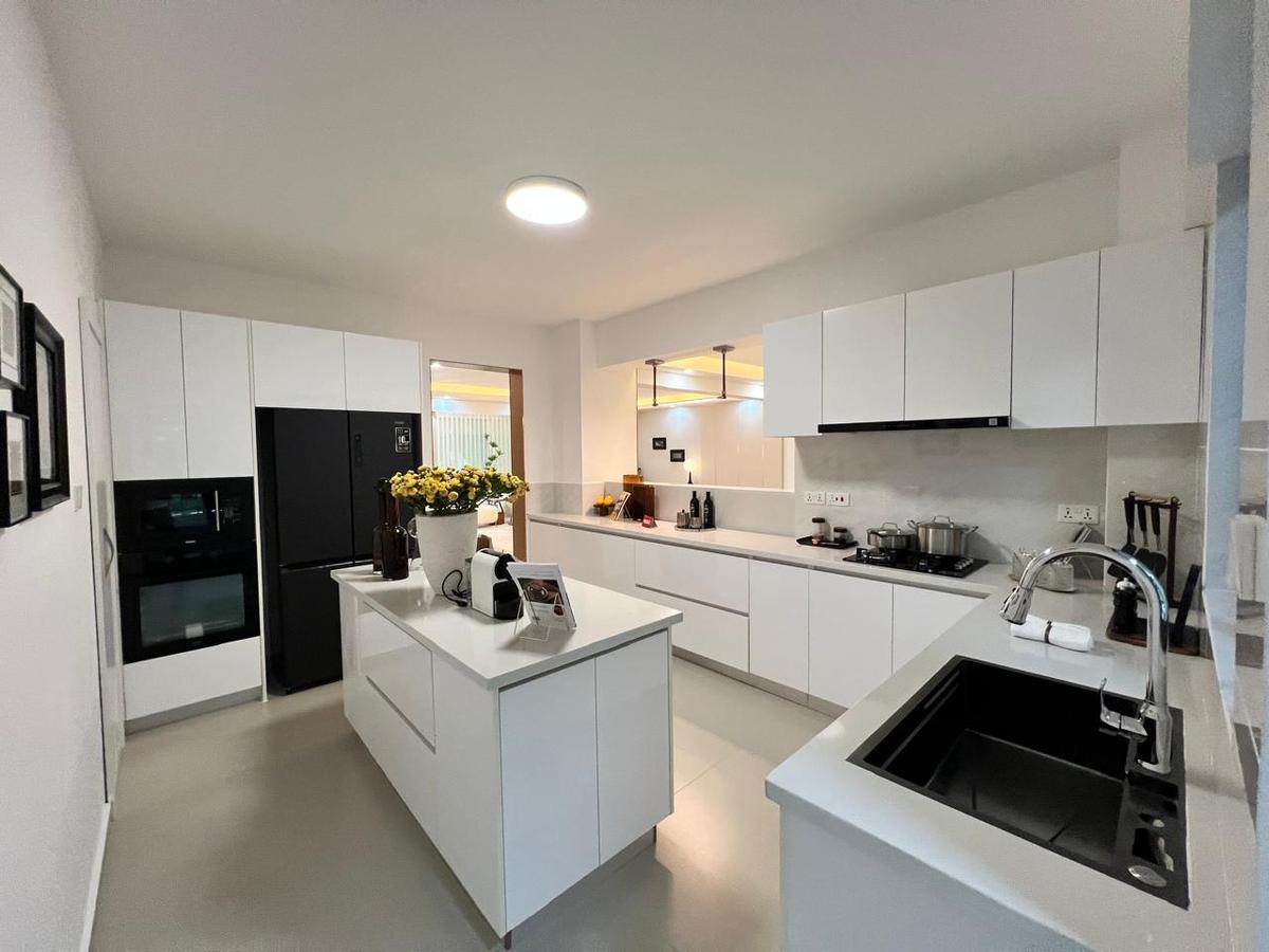 5 Bed Apartment with Swimming Pool in Kilimani - 19