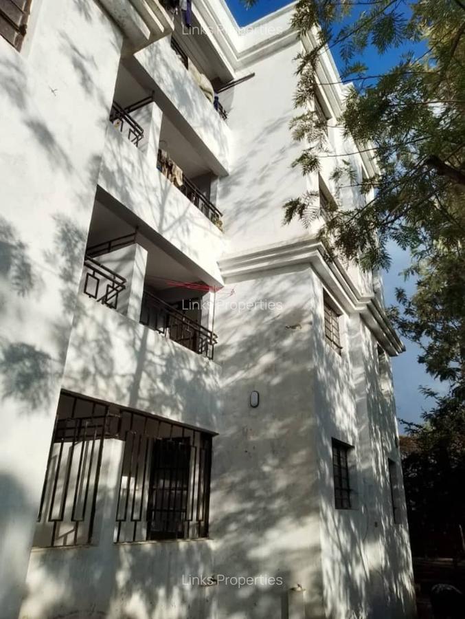 2 Bed Apartment with En Suite at Gataka Road - 5