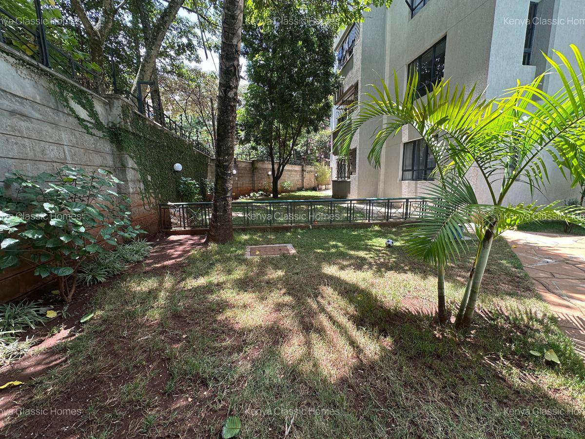 3 Bed Apartment with En Suite at Lavington - 14