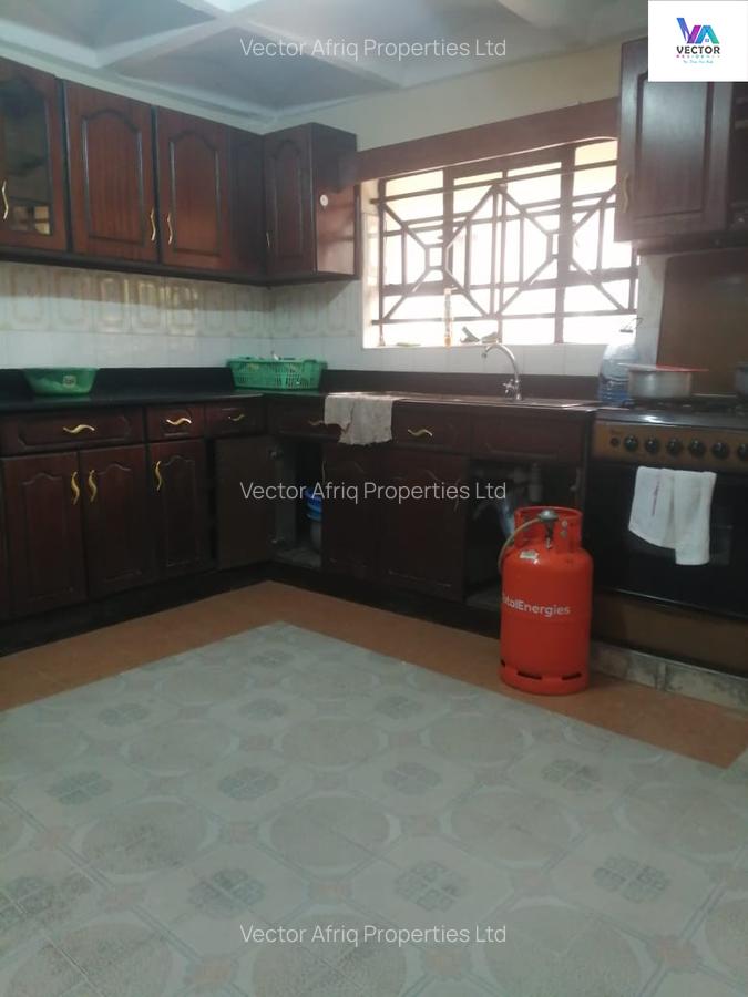 5 Bed Townhouse with En Suite in Syokimau - 11