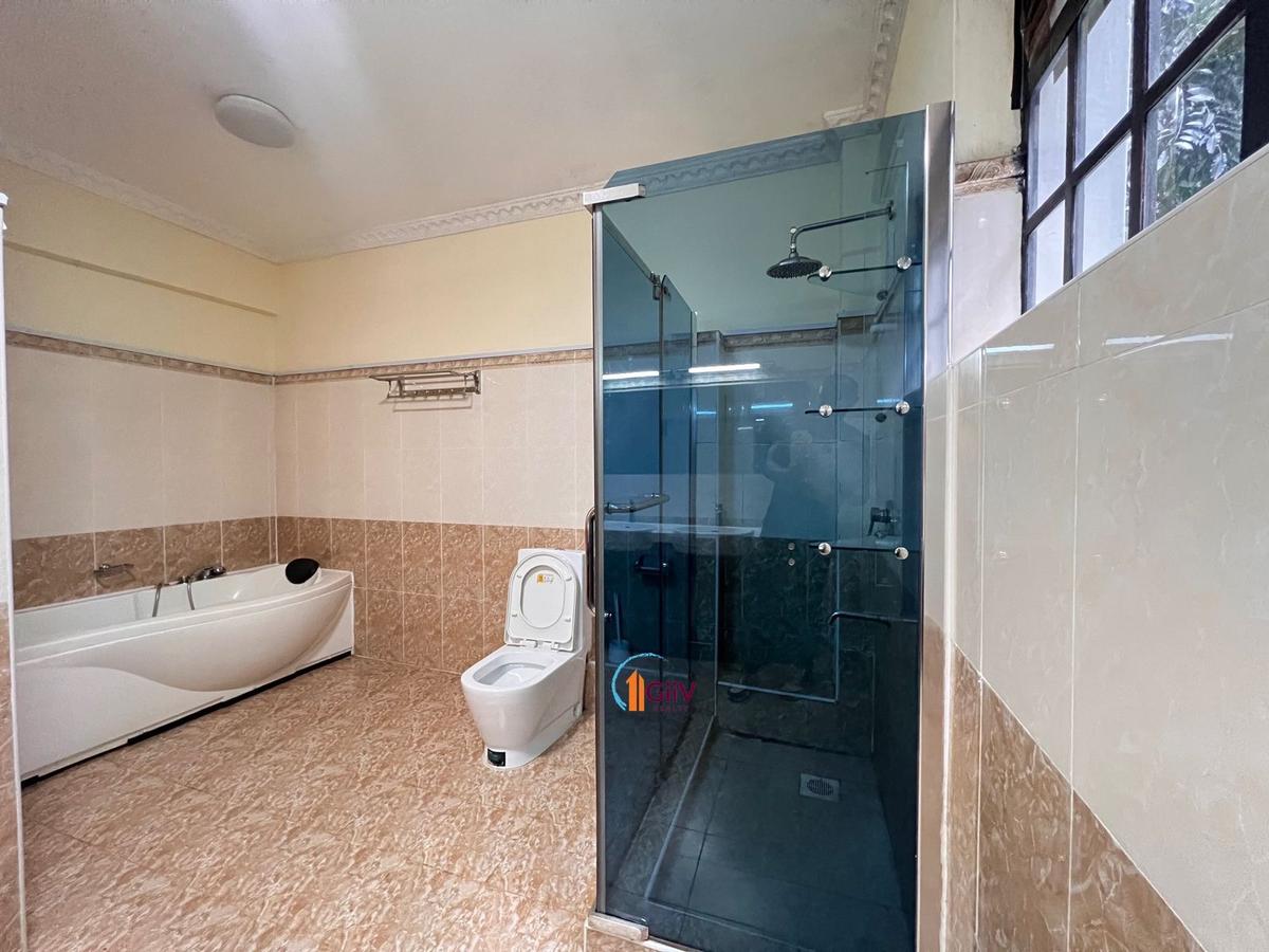 Serviced 2 Bed Apartment with En Suite in Nyari - 11