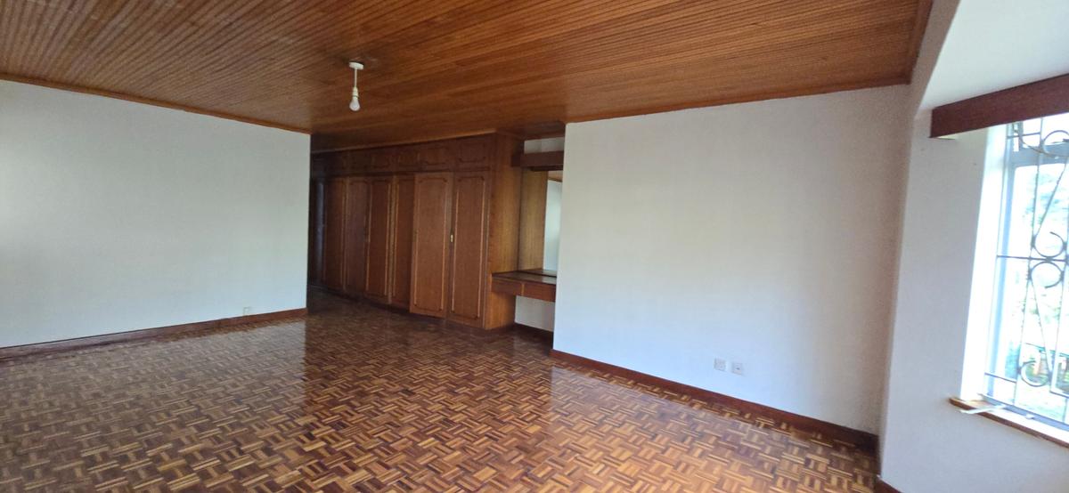 5 Bed Townhouse with En Suite at Brookside Drive - 8