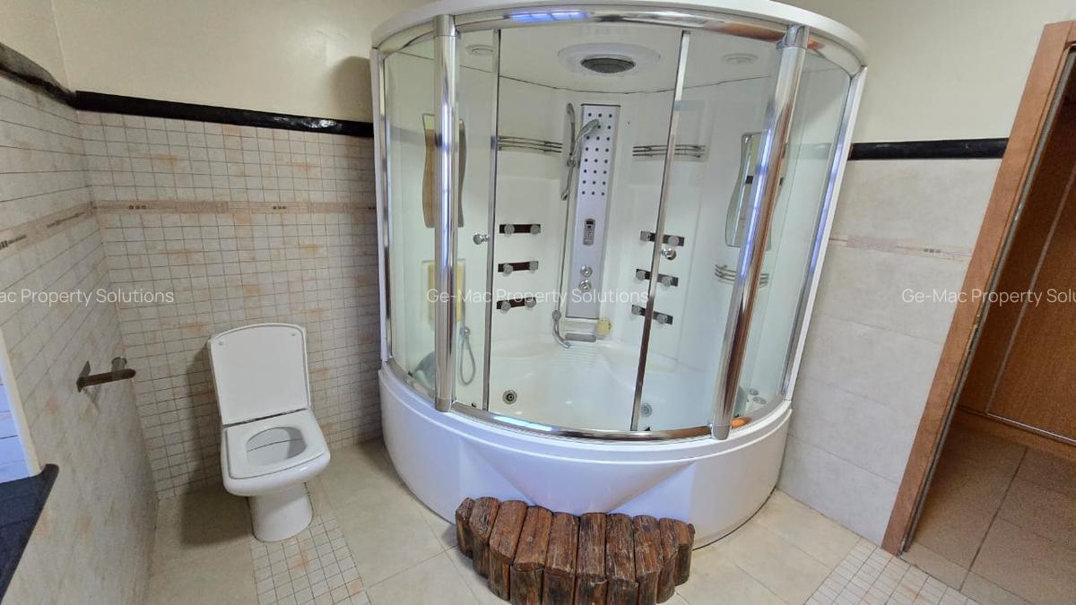 5 Bed Townhouse with En Suite at Othaya Rd - 11