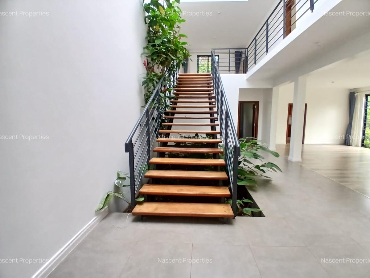 4 Bed House with En Suite in Runda - 9