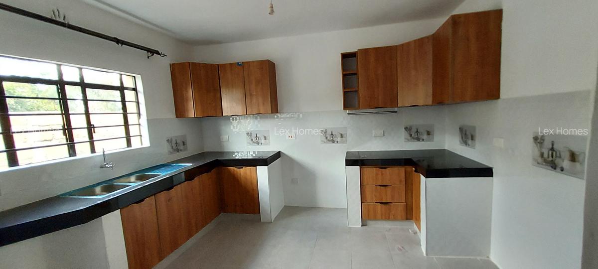 4 Bed House with En Suite at Rimpa Road - 6