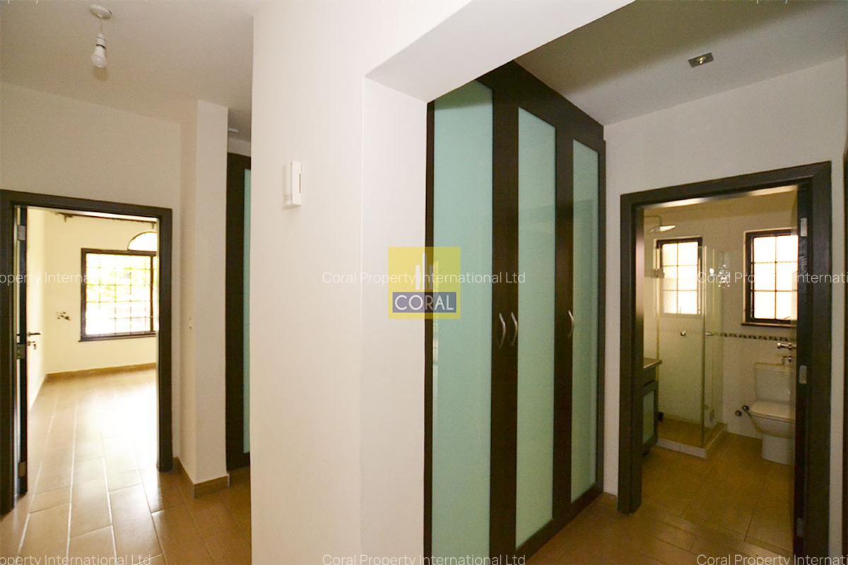 3 Bed Apartment in Riverside - 10