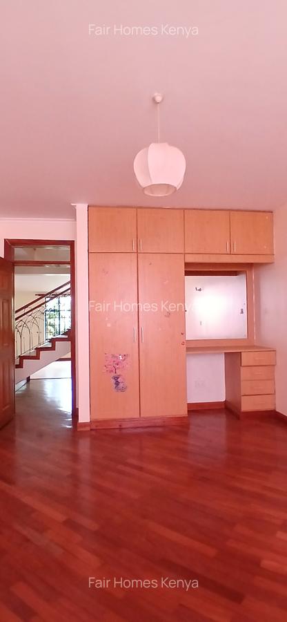 4 Bed Townhouse with En Suite at Lavington Green - 14