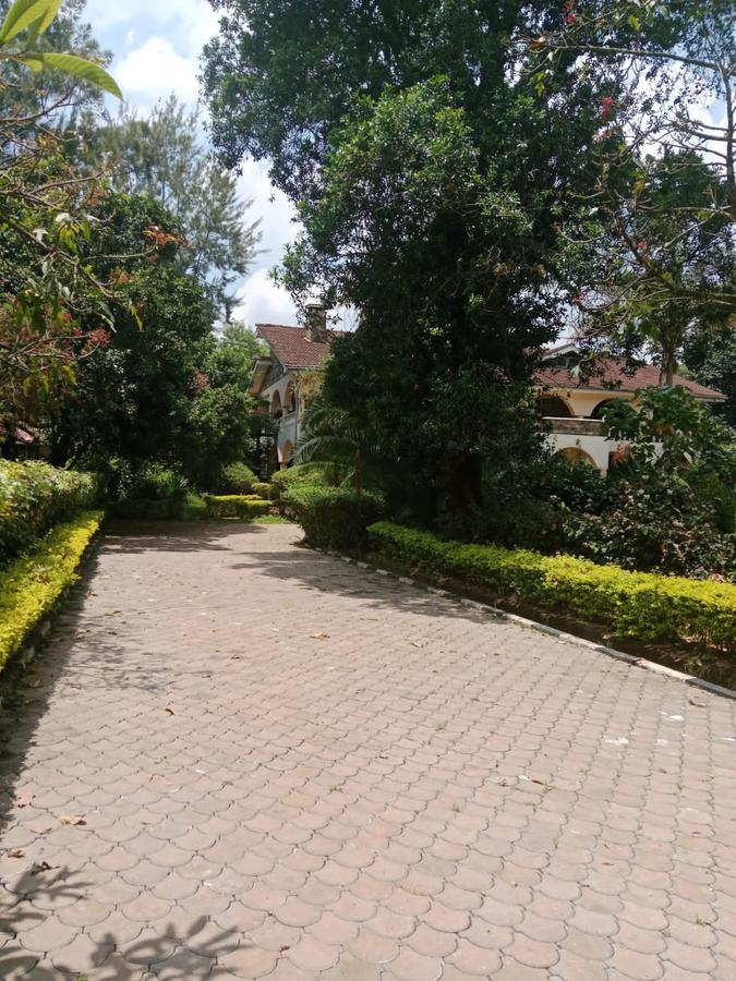 6 Bed House with Swimming Pool at Kerarapon Road - 4