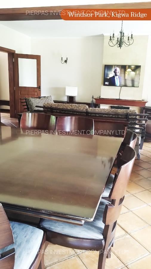 3 Bed House with En Suite in Ridgeways - 12