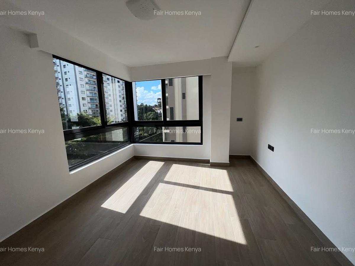 3 Bed Apartment with En Suite at Riverside Drive - 5