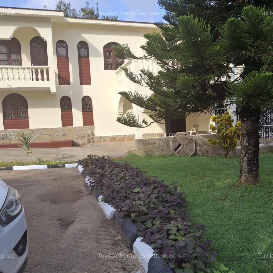 4 Bed Villa with En Suite at Nyali Mombasa - 3