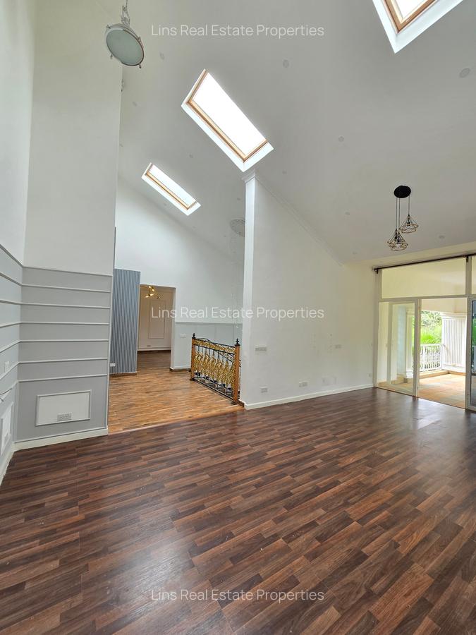 5 Bed House with En Suite in Runda - 11