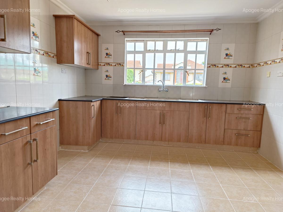 4 Bed House with En Suite at Paradise Lost Road - 4