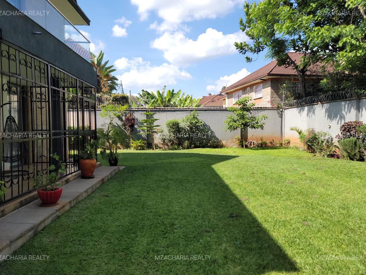 4 Bed Townhouse with En Suite in Ridgeways - 10