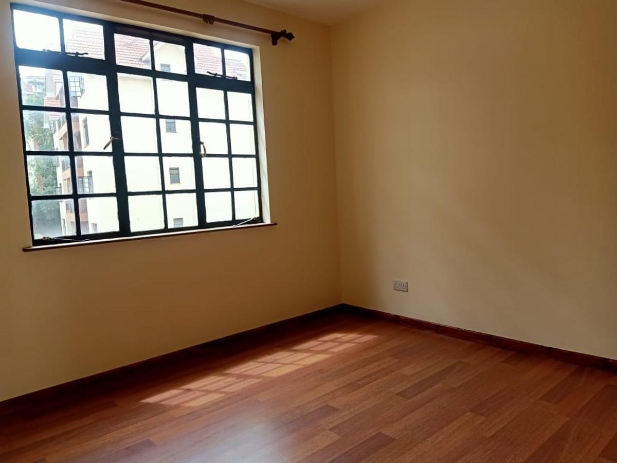 2 Bed Apartment with En Suite at Fourways - 7