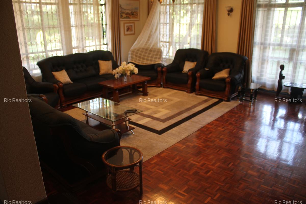 6 Bed House with En Suite in Karen Hardy - 8