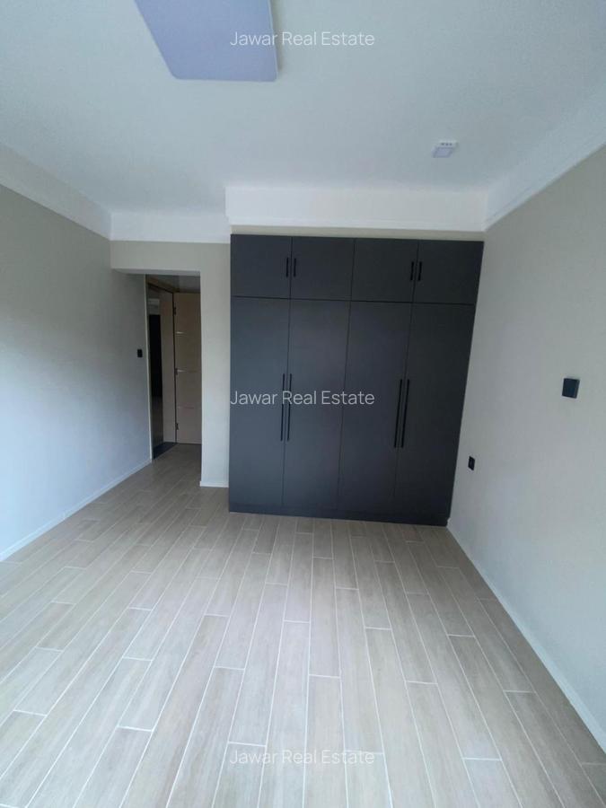 Serviced 1 Bed Apartment with En Suite at Hatheru Road - 8