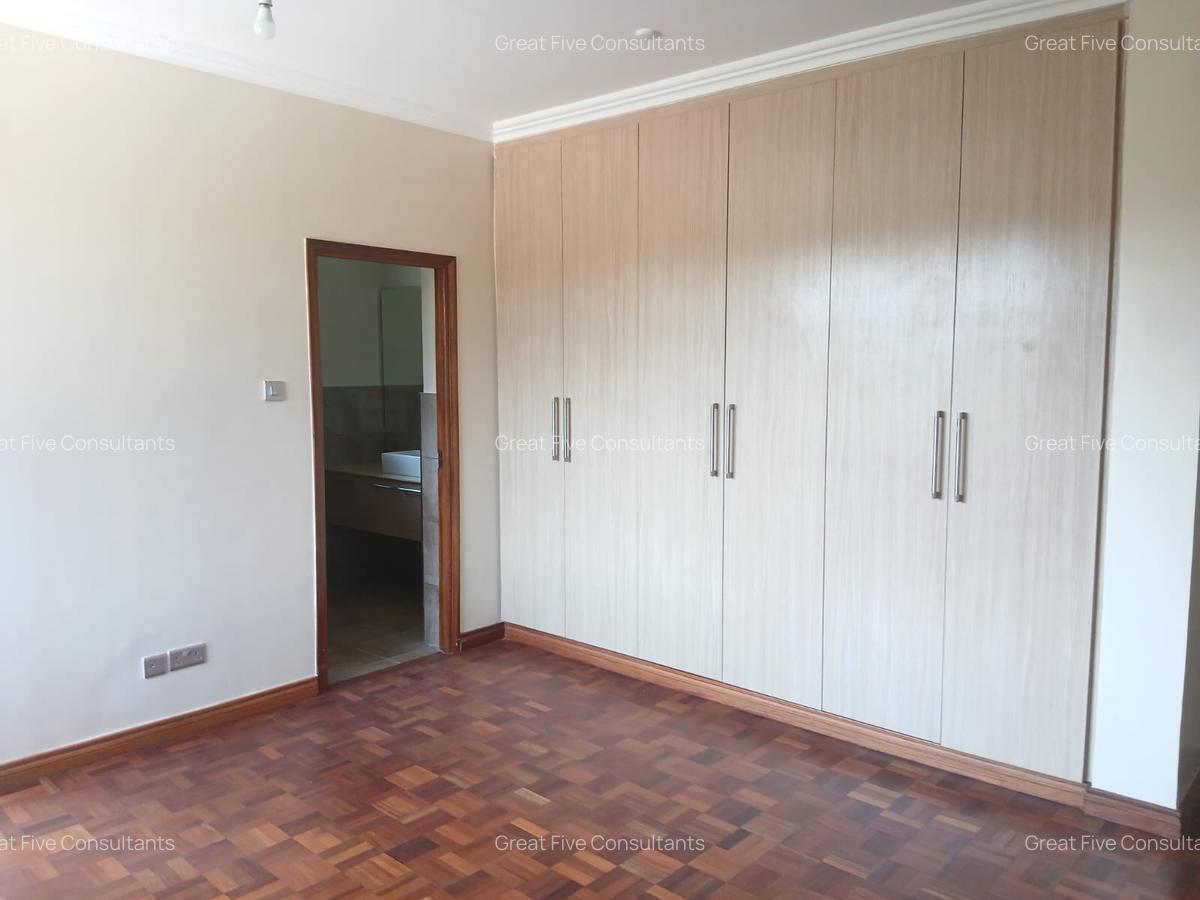 5 Bed Villa with En Suite in Westlands Area - 13