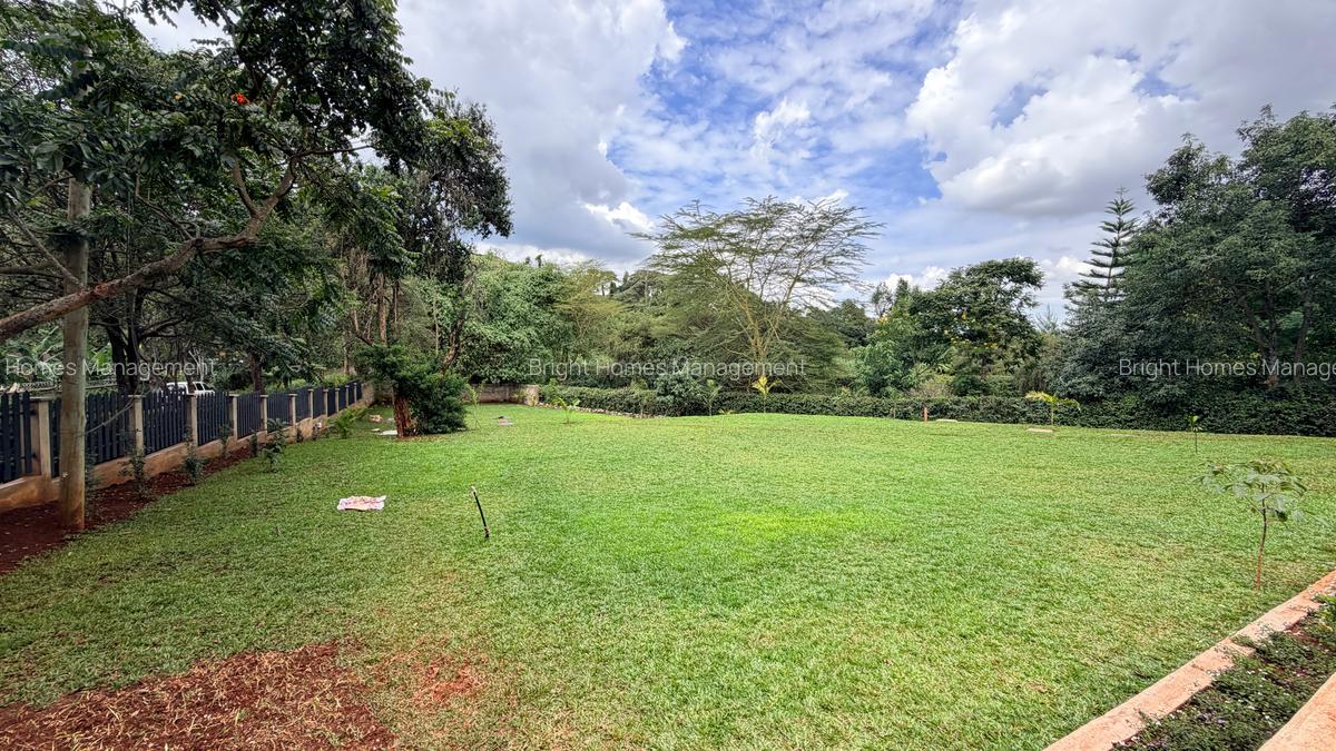 5 Bed Villa with En Suite in Windsor - 4