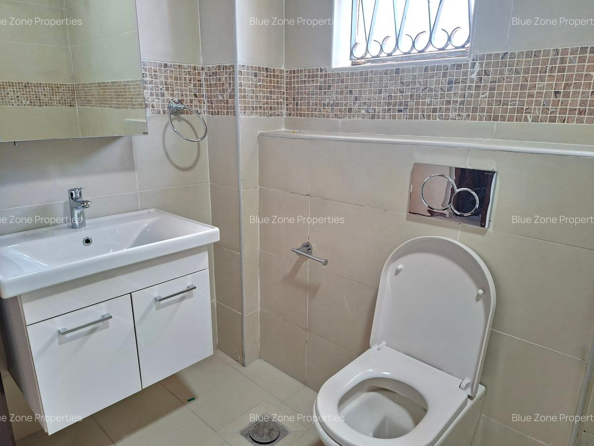 4 Bed House with En Suite at Off Mimosa Rd - 14