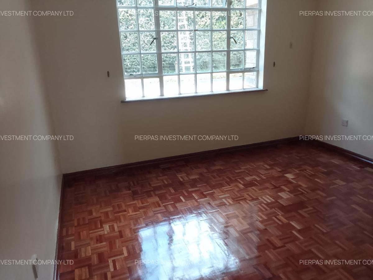 5 Bed Townhouse with En Suite in Runda - 6